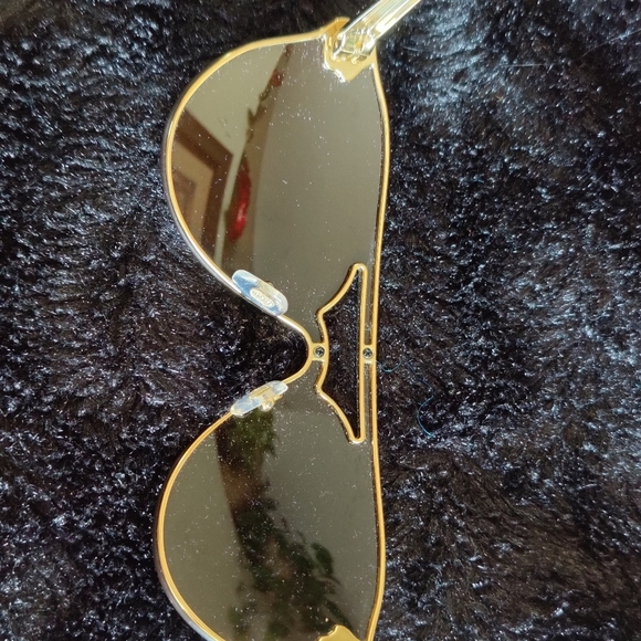 Sunglasses - Picture 3 of 5